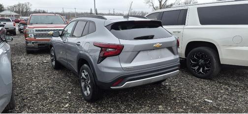 Sterling Gray Metallic 2024 Chevrolet Trax LT