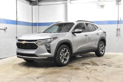Sterling Gray Metallic 2024 Chevrolet Trax LT