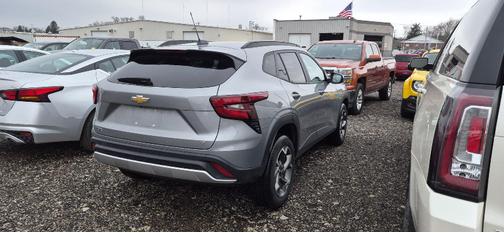 Sterling Gray Metallic 2024 Chevrolet Trax LT