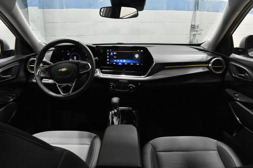 Sterling Gray Metallic 2024 Chevrolet Trax LT