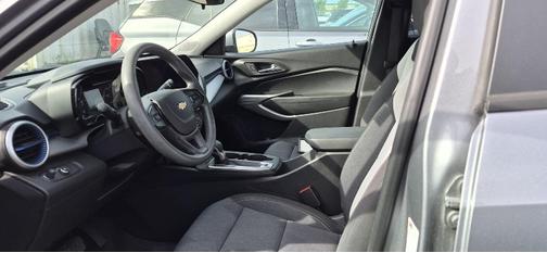 Sterling Gray Metallic 2024 Chevrolet Trax LS