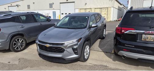 Sterling Gray Metallic 2024 Chevrolet Trax LS