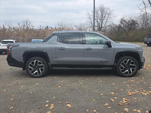 2025 Chevrolet Silverado EV RST