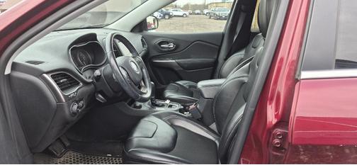 Velvet Red Pearlcoat 2019 Jeep Cherokee Latitude Plus