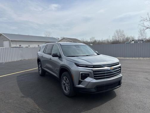 Sterling Gray Metallic 2026 Chevrolet Traverse LT