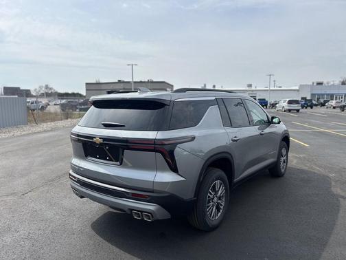 Sterling Gray Metallic 2026 Chevrolet Traverse LT
