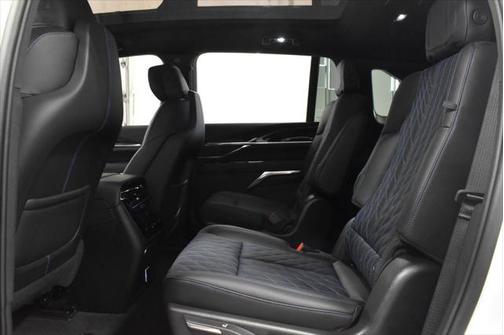 2025 Cadillac Escalade Luxury