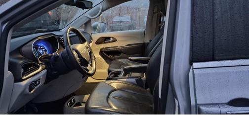 2018 Chrysler Pacifica Touring-L