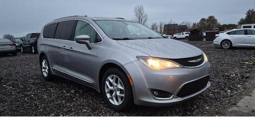 2018 Chrysler Pacifica Touring-L