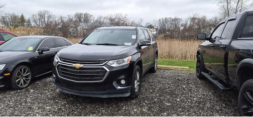 Mosaic Black Metallic 2020 Chevrolet Traverse LT Cloth