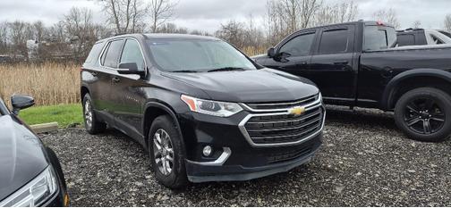 Mosaic Black Metallic 2020 Chevrolet Traverse LT Cloth