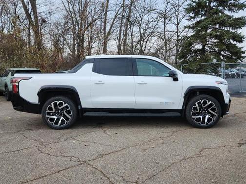 2025 Chevrolet Silverado EV RST