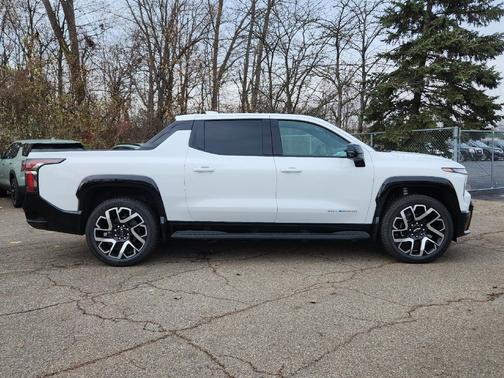 2025 Chevrolet Silverado EV RST