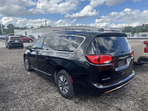 2020 Chrysler Pacifica Touring-L Plus