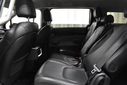 Flare Red 2025 Kia Carnival LXS