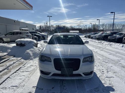 2023 Chrysler 300 Touring