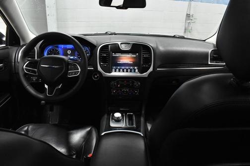 2023 Chrysler 300 Touring