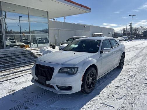 2023 Chrysler 300 Touring