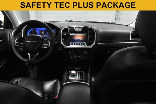 2023 Chrysler 300 Touring