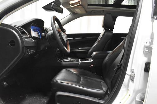 2023 Chrysler 300 Touring