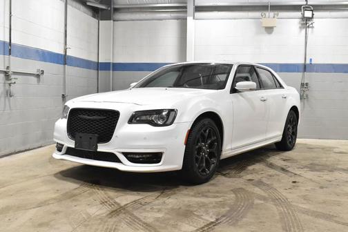 2023 Chrysler 300 Touring
