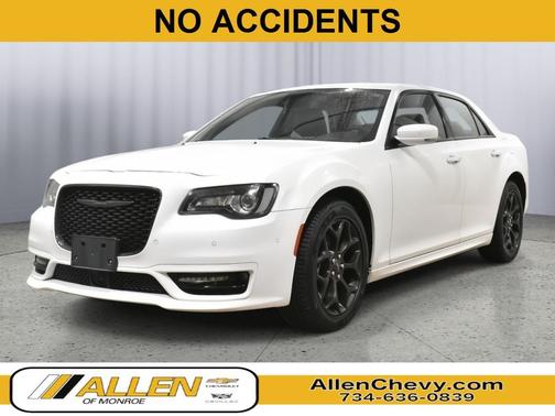 2023 Chrysler 300 Touring