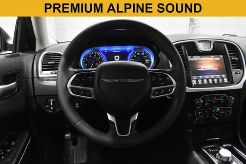 2023 Chrysler 300 Touring