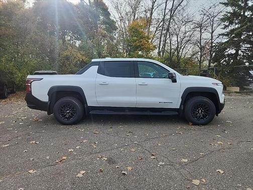 2025 Chevrolet Silverado EV LT