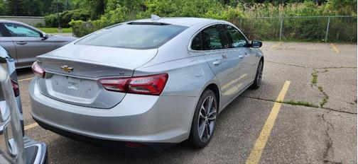 2022 Chevrolet Malibu FWD LT