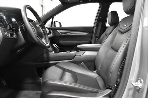 2024 Cadillac XT6 Luxury FWD