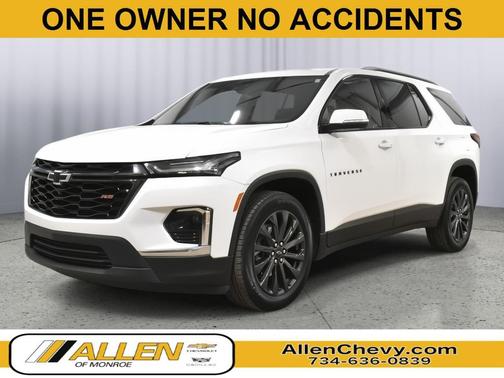 Summit White 2023 Chevrolet Traverse RS