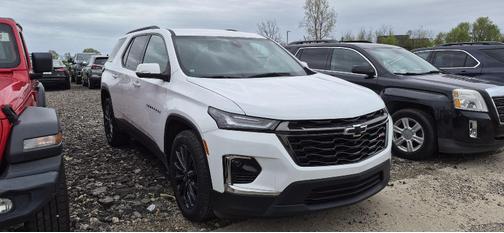 Summit White 2023 Chevrolet Traverse RS