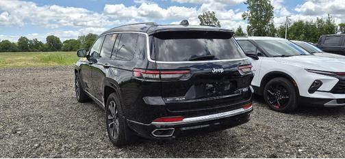 BLACK 2023 Jeep Grand Cherokee L Overland