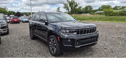 BLACK 2023 Jeep Grand Cherokee L Overland