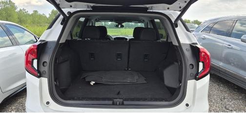 Summit White 2023 GMC Terrain SLE