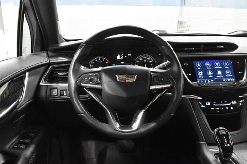 Crystal White Tricoat 2021 Cadillac XT6 Premium Luxury AWD
