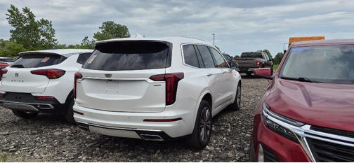 Crystal White Tricoat 2021 Cadillac XT6 Premium Luxury AWD