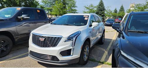 2022 Cadillac XT5 Premium Luxury