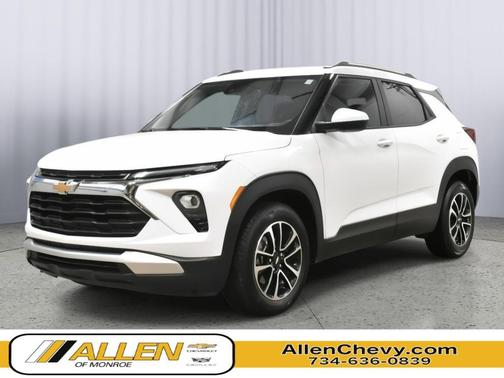 Summit White 2024 Chevrolet Trailblazer LT
