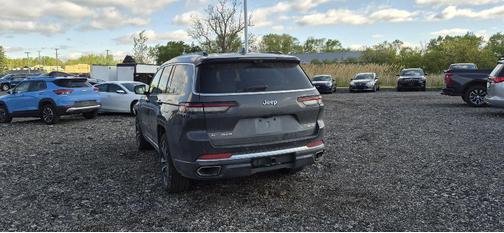 Baltic Gray Metallic Clearcoat 2022 Jeep Grand Cherokee L Overland