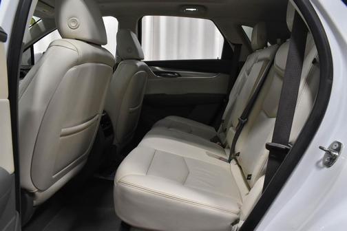 Crystal White Tricoat 2018 Cadillac XT5 Premium Luxury