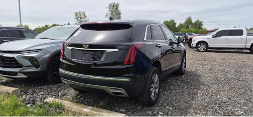 Stellar Black Metallic 2021 Cadillac XT5 Premium Luxury