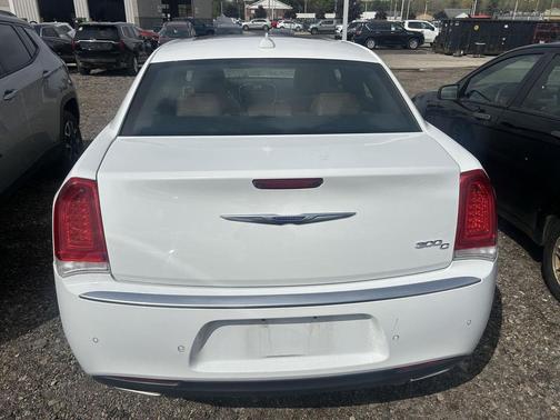 2019 Chrysler 300 C