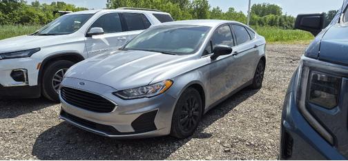 Iconic Silver Metallic 2020 Ford Fusion S
