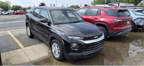 Mosaic Black Metallic 2023 Chevrolet Trailblazer LS