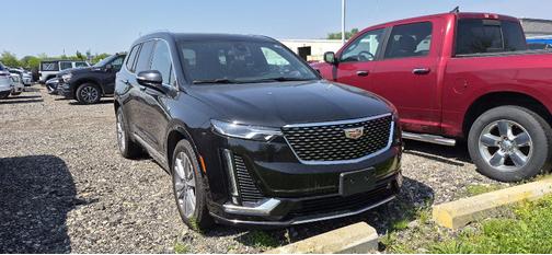 Stellar Black Metallic 2024 Cadillac XT6 Premium Luxury AWD