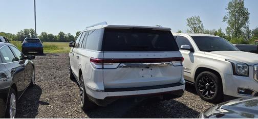 Pristine White Metallic Tri-Coat 2024 Lincoln Navigator Reserve