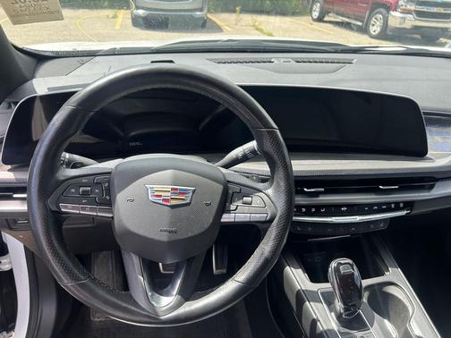 2024 Cadillac XT4 Sport