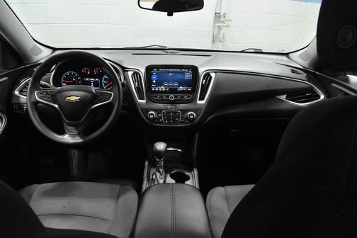 Summit White 2022 Chevrolet Malibu FWD LT
