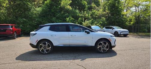 2025 Chevrolet Equinox EV LT